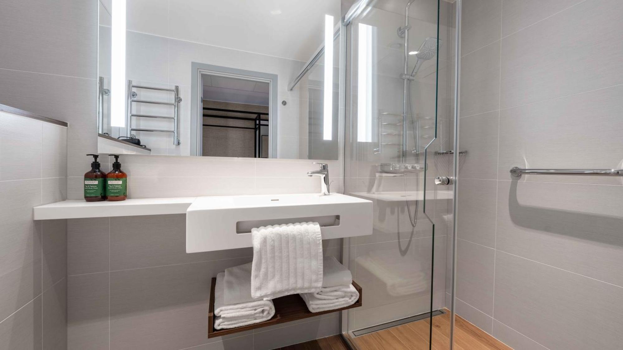 Hotel Voco Stockholm - Kista By Ihg Extérieur photo